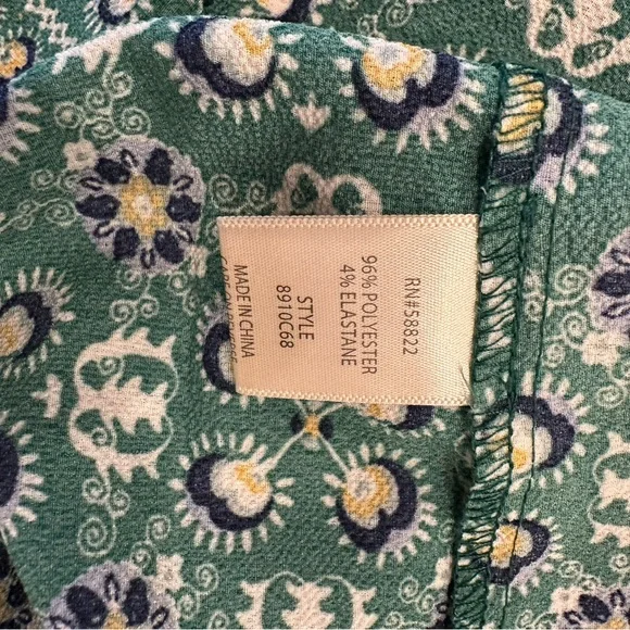 Max Studio Green and White Patterned Maxi Dress size small, about 48 inches long - Picture 6 of 7